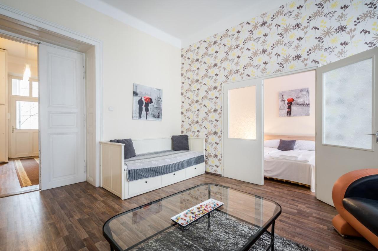 בודפשט Pyvo Street Home With Balcony By Nw מראה חיצוני תמונה