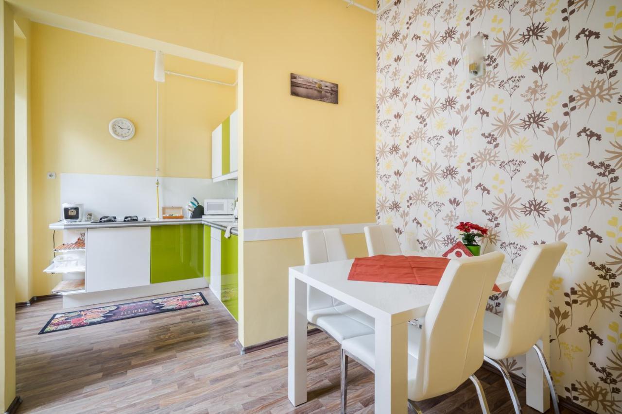 בודפשט Pyvo Street Home With Balcony By Nw מראה חיצוני תמונה